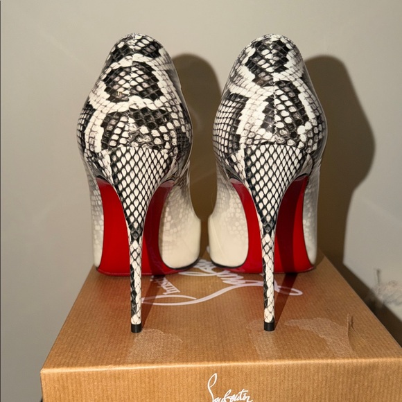 Christian Louboutin White/Black Patent Leather Pigalle 100 - Picture 5 of 7